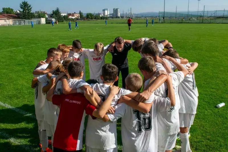 "Prošli jsme značnou obměnou herního stylu," hodnotí trenér U13
