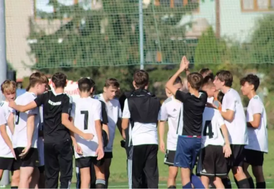 "Kluci byli efektivní a svědomitě plnili úkoly", pochvaluje si trenér U15