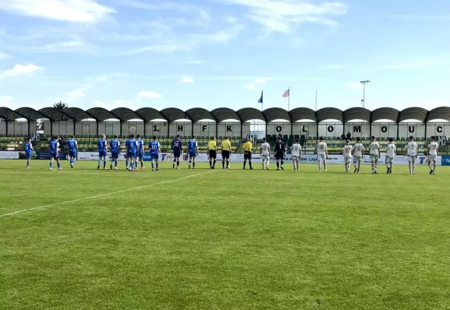 Dorostenci shodně nastříleli Vsetínu pět branek