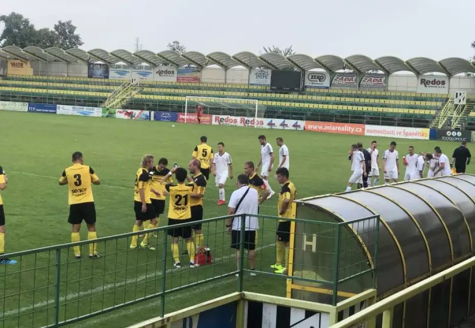 Ve 4. kole se juniorce našeho klubu nedařilo