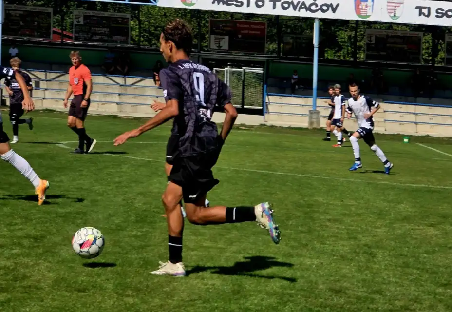 Dorostenecká rezerva si na úvod poradila s Tovačovem 8:0