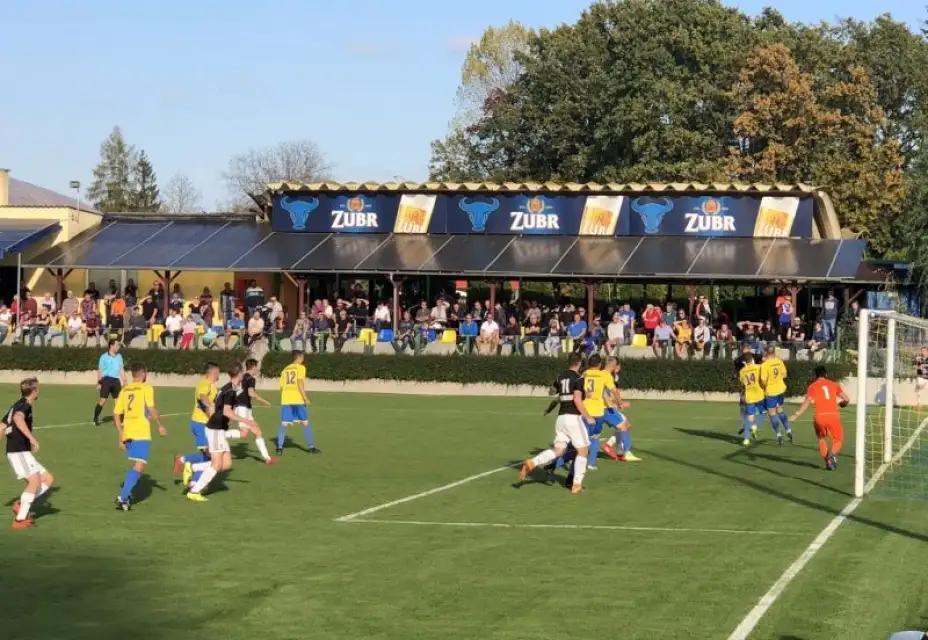 Vítězství domácích, ale fotbal plakal