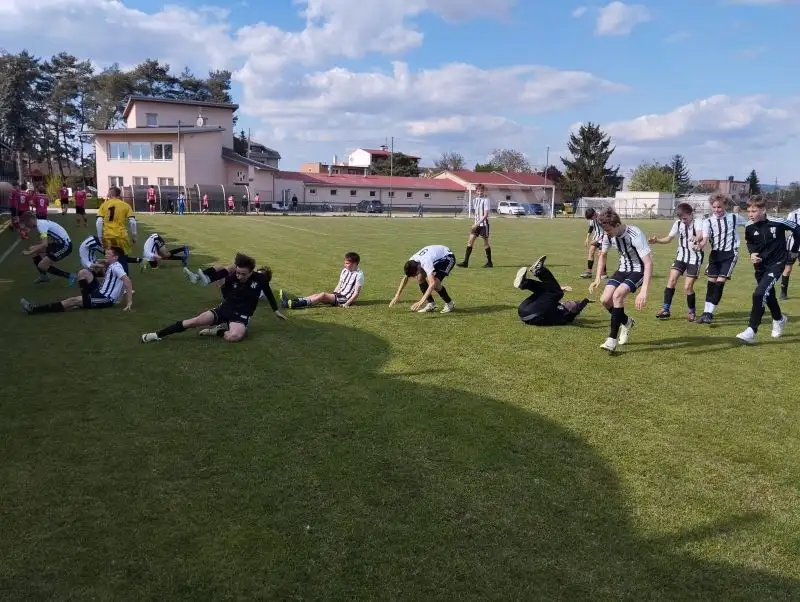 Starší žáci doma soupeře ze Žďáru nešetřili